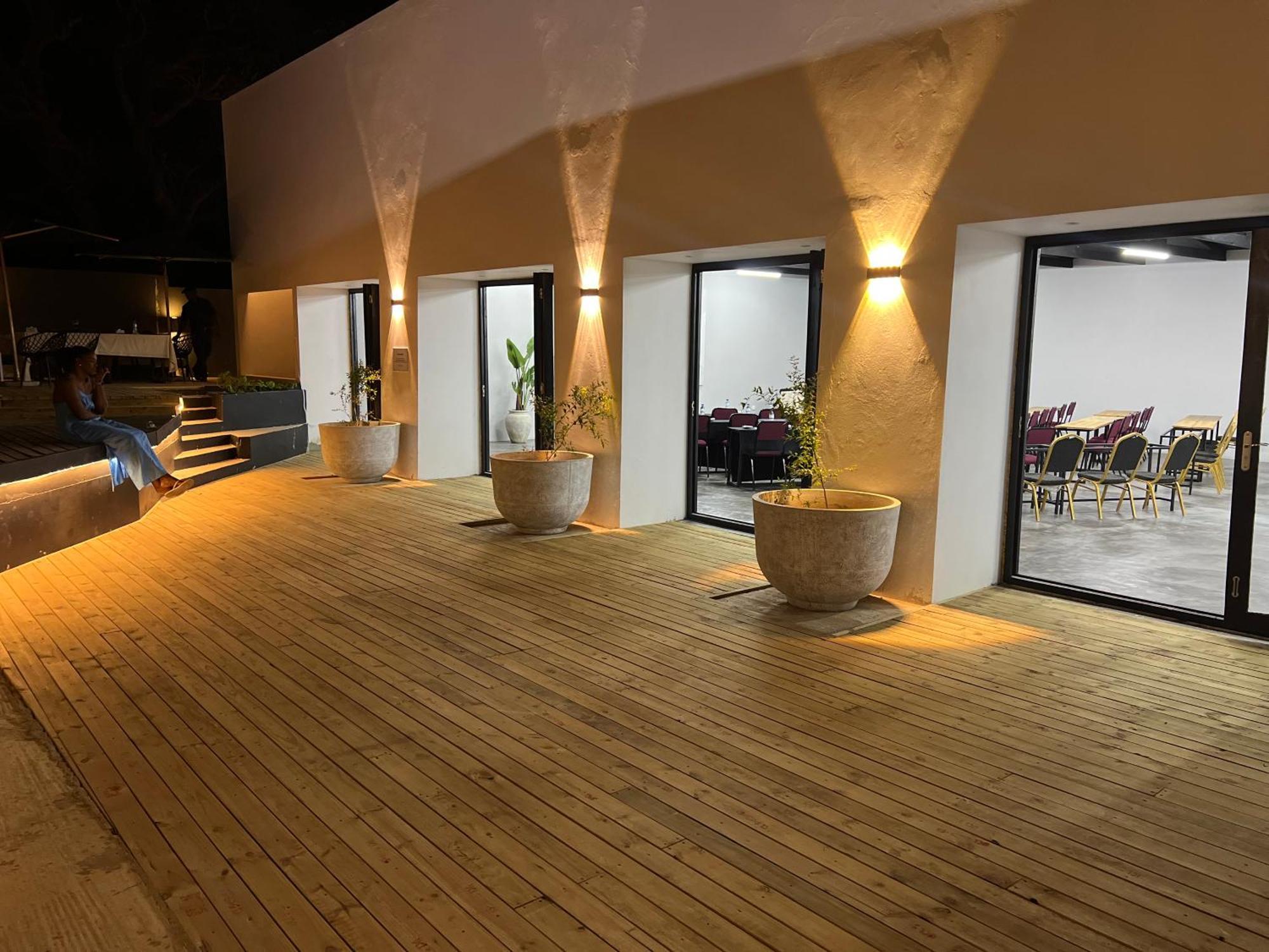 Nkanhi Centro De Conferencias E Hotel ポンタ・ド・オウロ エクステリア 写真